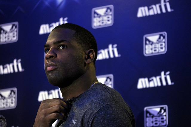 Shams：富保罗已告知独行侠，若不承诺与浓眉续约就交易他